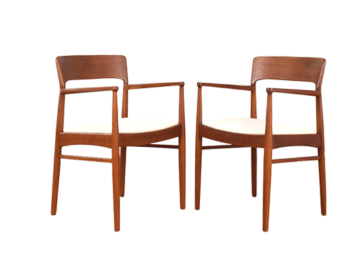 Para krzeseł, tek, proj. H. Kjærnulf, Korup Stolefabrik, Dania, lata 60