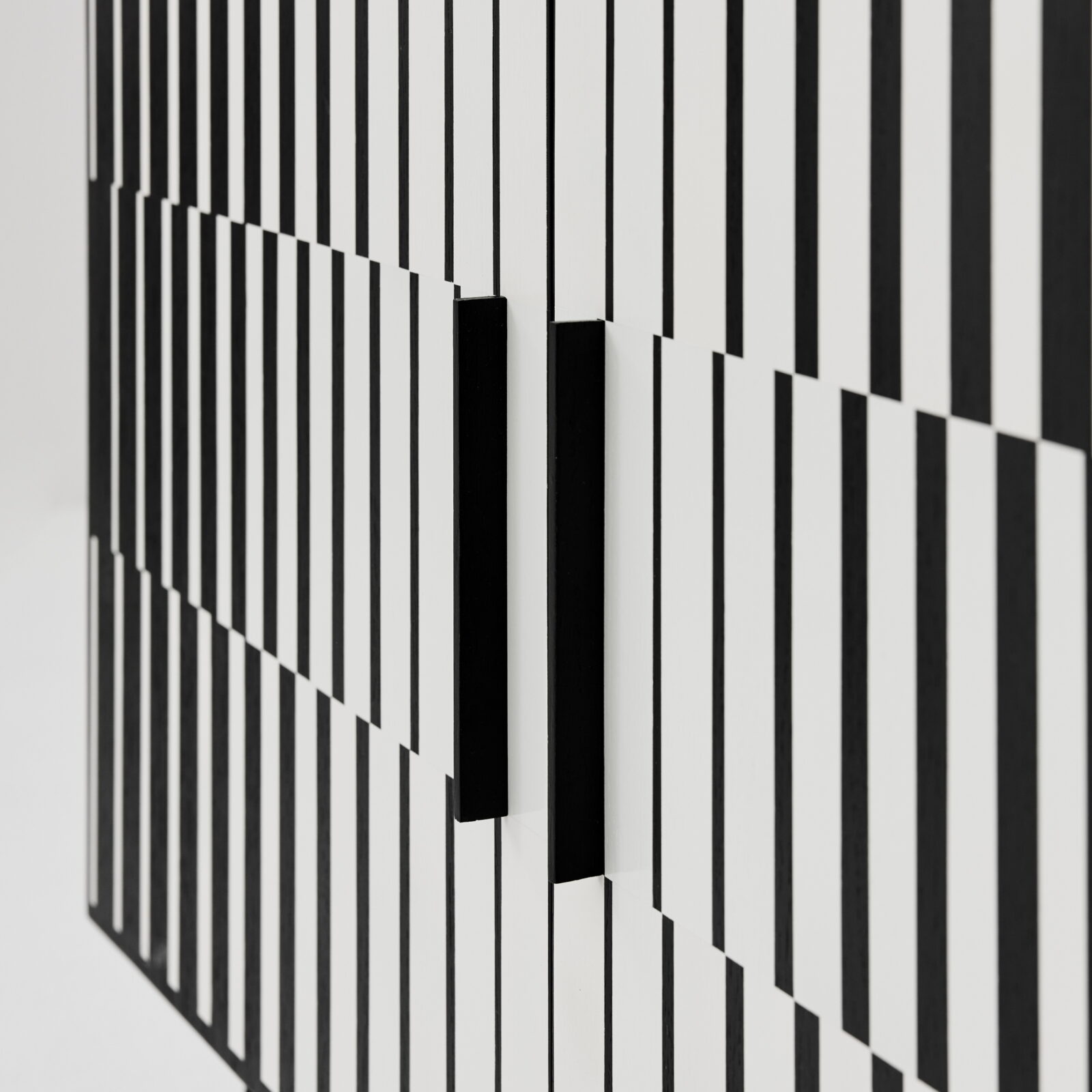 Komoda vintage, z malaturą Op-Art, Polska, lata 70