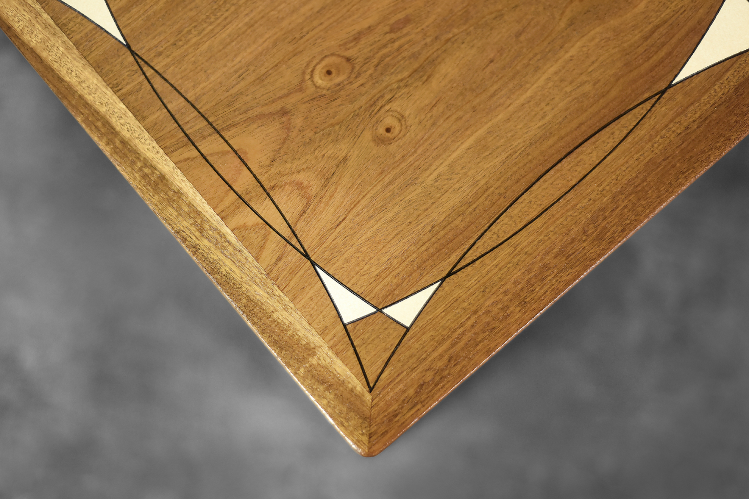 Stolik kawowy z malaturą, mahoń, proj. Ole Wanscher, PJ Møbelfabrik, Dania, lata 60