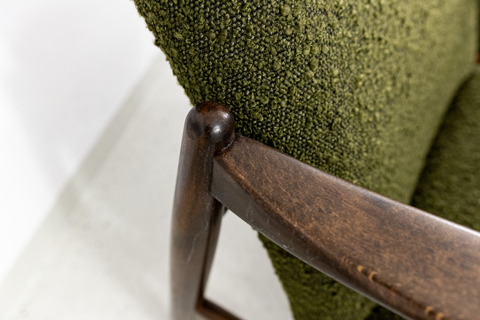 Fotel mid-century GFM-64, proj. Edmund Homa, Gościcińska Fabryka Mebli, PRL, Lata 60