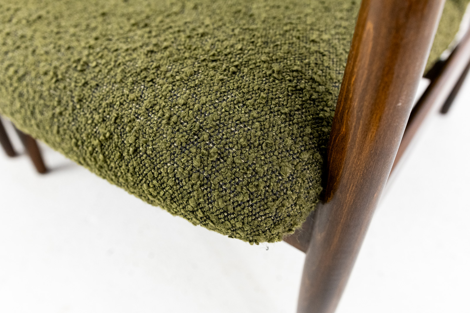 Fotel mid-century GFM-64, proj. Edmund Homa, Gościcińska Fabryka Mebli, PRL, Lata 60