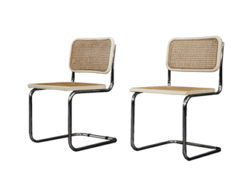 Para białych krzeseł z francuskiej wikliny, Włochy, lata 80