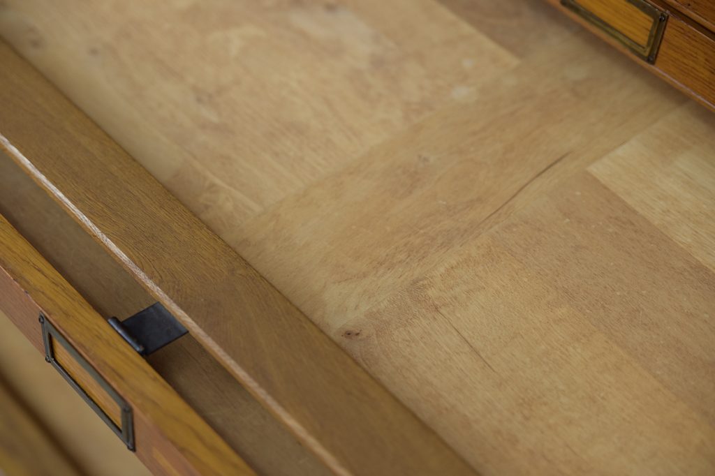 Duża szafa katalogowa z szufladami, lata 30