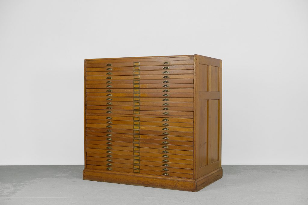 Duża szafa katalogowa z szufladami, lata 30