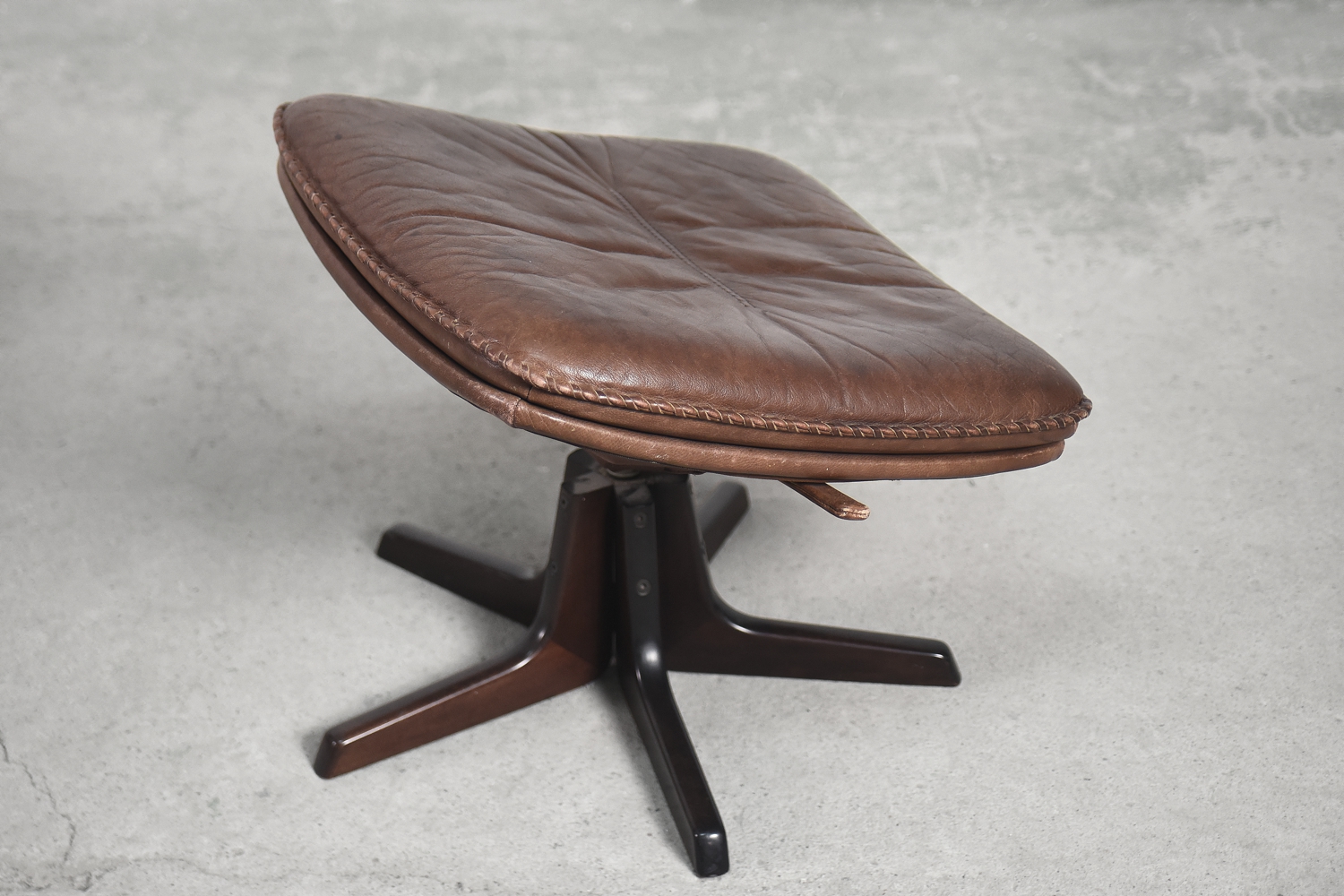 Skórzany fotel z podnóżkiem Berg, Dania, lata 70