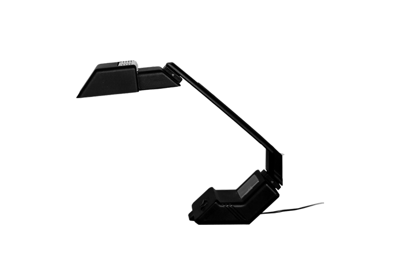 Lampa biurkowa z zegarkiem Typ 27.B.101, proj. Wojciech Dybek dla Polamp Pułtusk, Polska,1987
