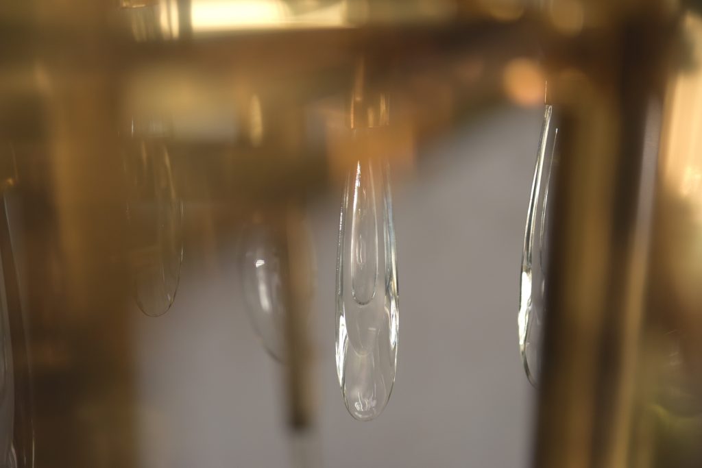 Mosiężny żyrandol, proj. G. Sciolari, Włochy, lata 70