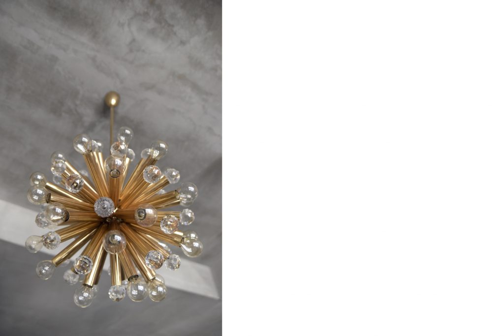 Mosiężna lampa sputnik z kryształami Swarovski, Ernst Palme, Niemcy, lata 60