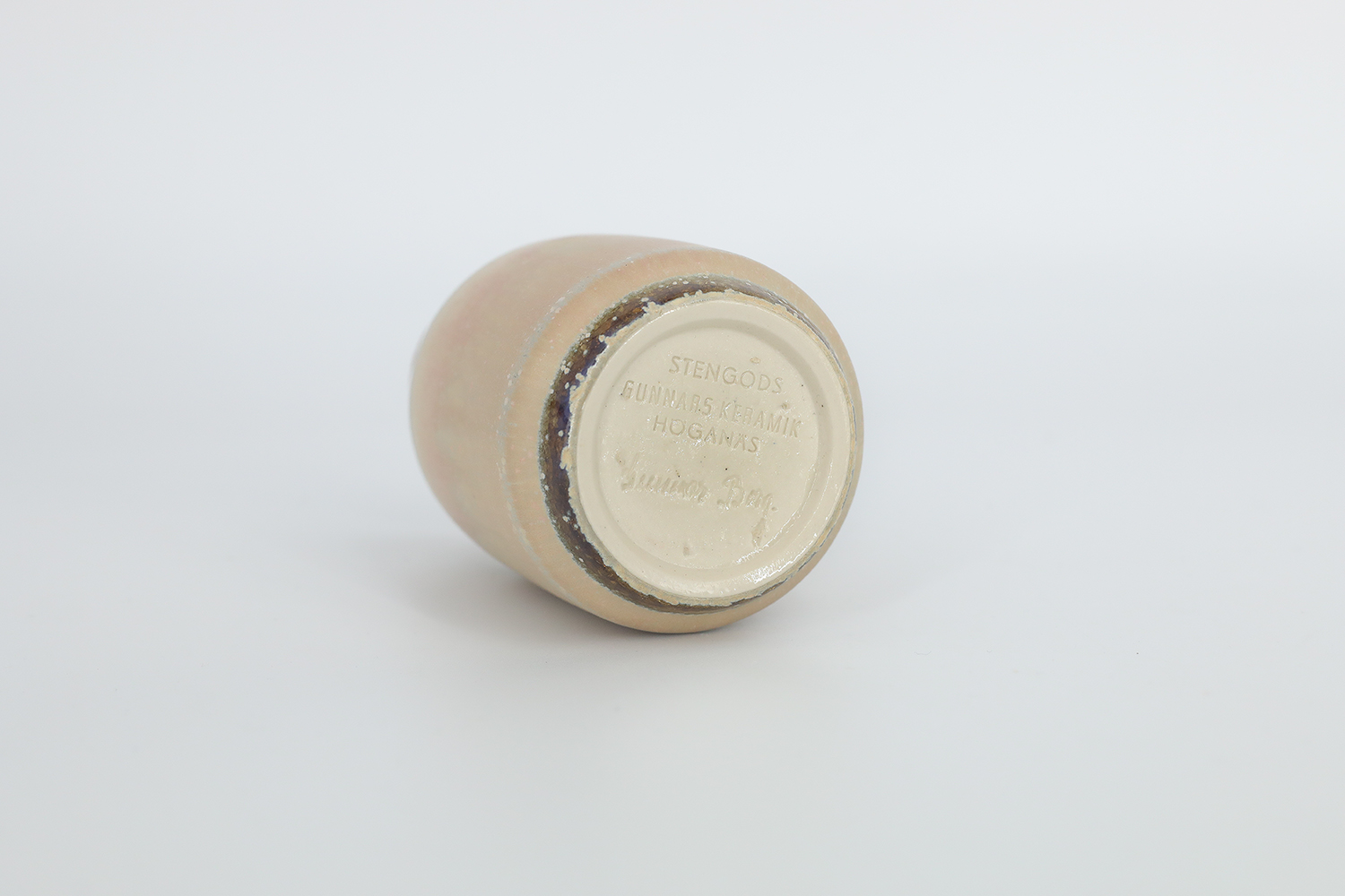 Mały piaskowy wazonik kamionkowy, proj. Gunnar Borg, Gunnars Keramik Höganäs, Szwecja, lata 60