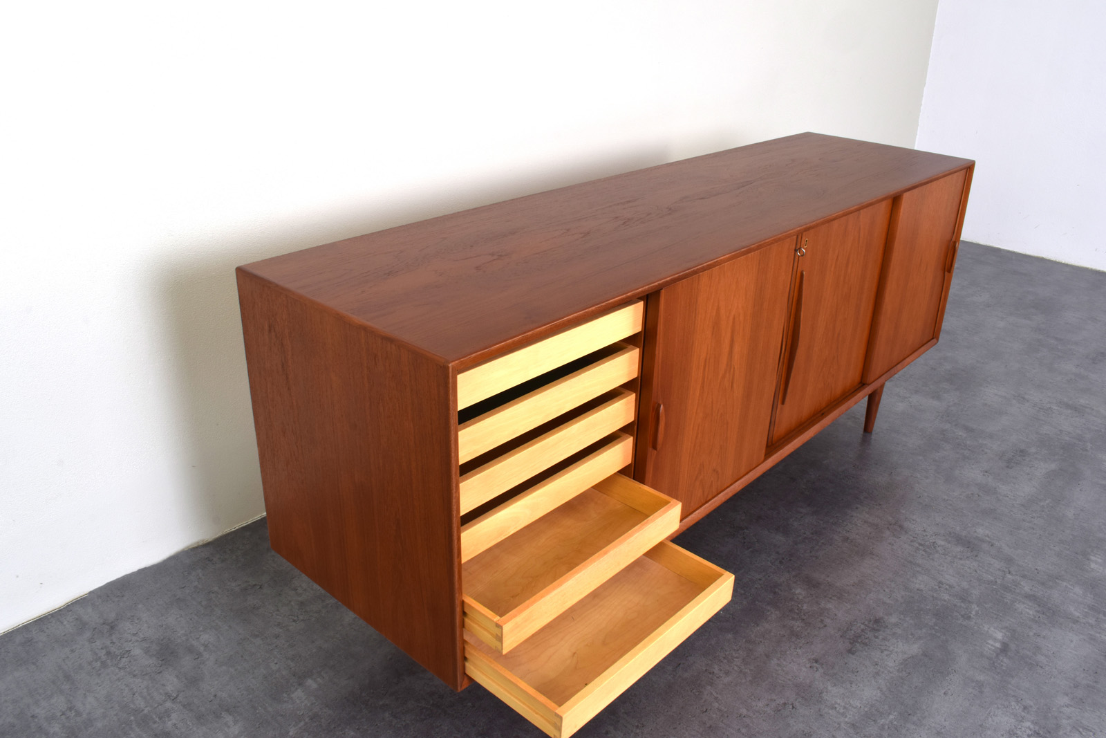 Tekowy sideboard, Dania, lata 60