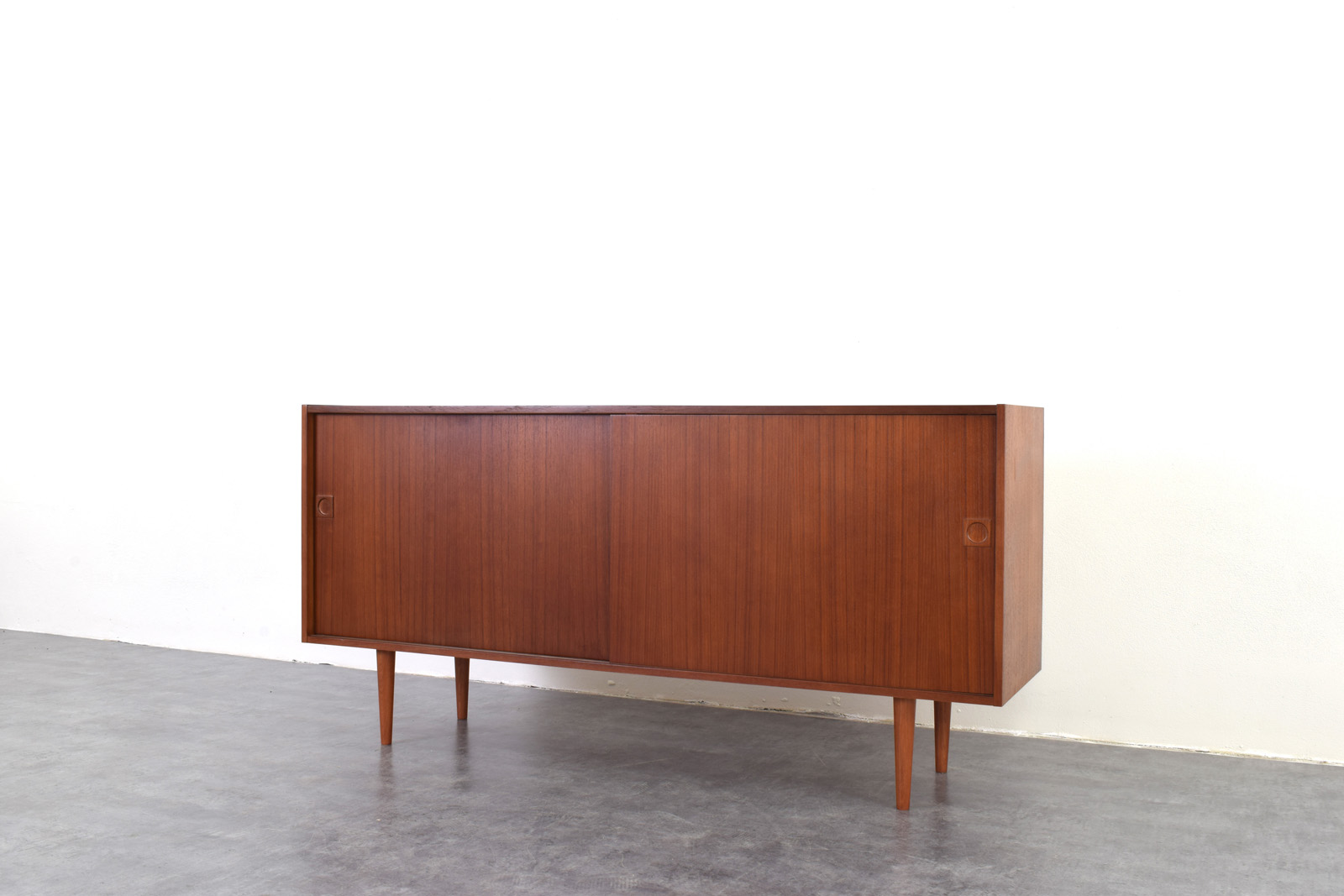 Tekowy sideboard, Farsø Møbelfabrik, Dania, lata 60