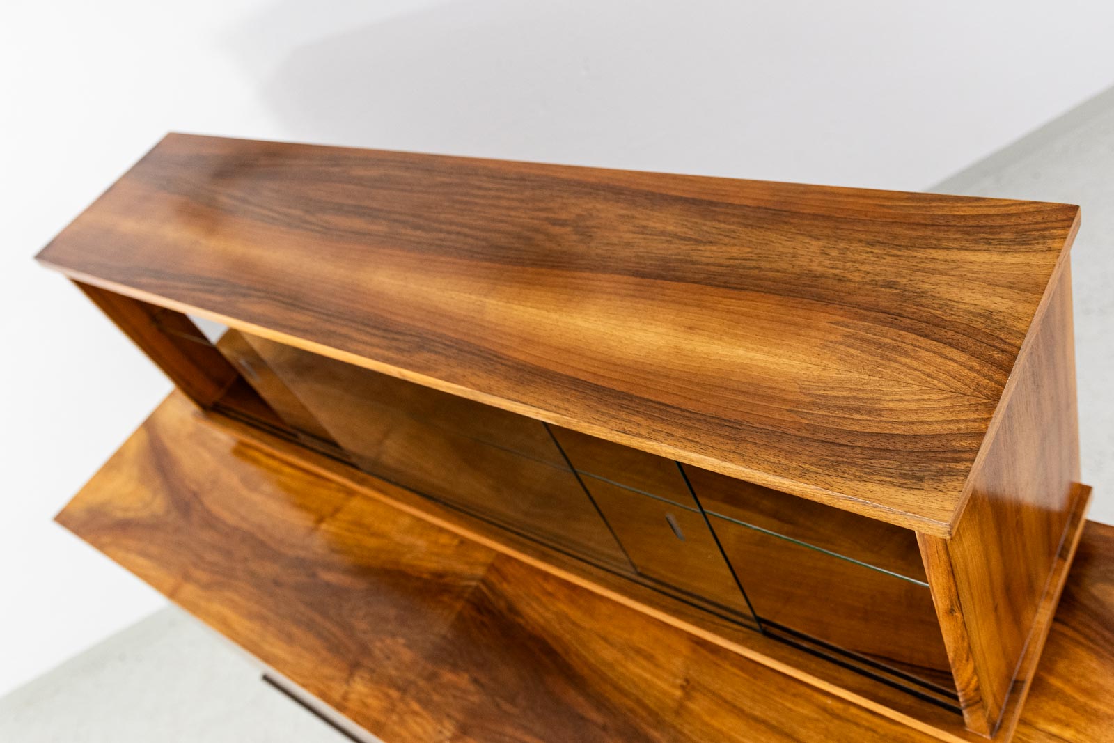 Kredens z nadstawką vintage, Łódzkie Fabryki Mebli, PRL, Lata 70