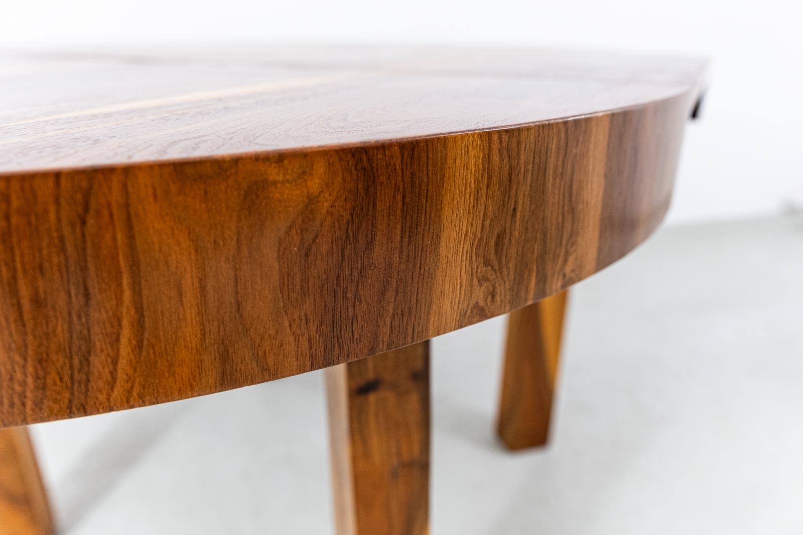 Okrągły stół rozkładany, Polska, lata 50