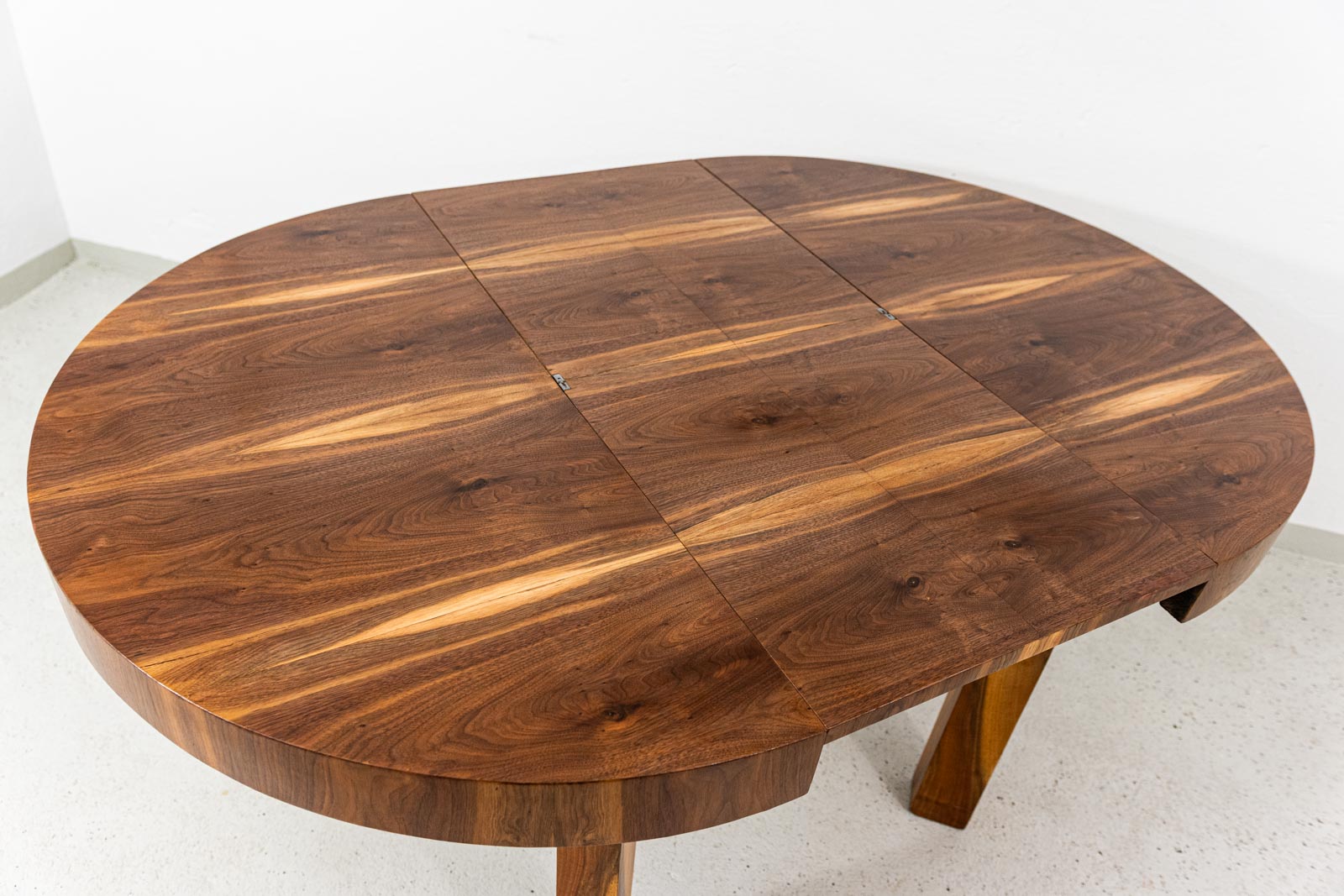 Okrągły stół rozkładany, Polska, lata 50