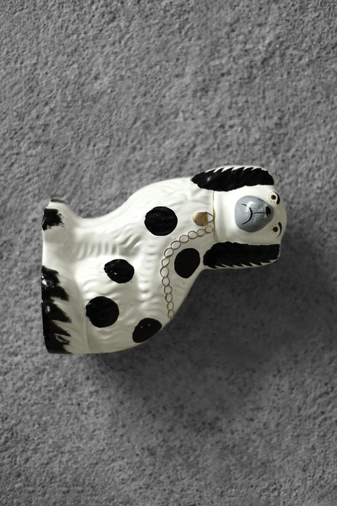 Ceramiczna figurka kominkowa Staffordshire Spaniel Mantle Dog, Anglia, lata 50