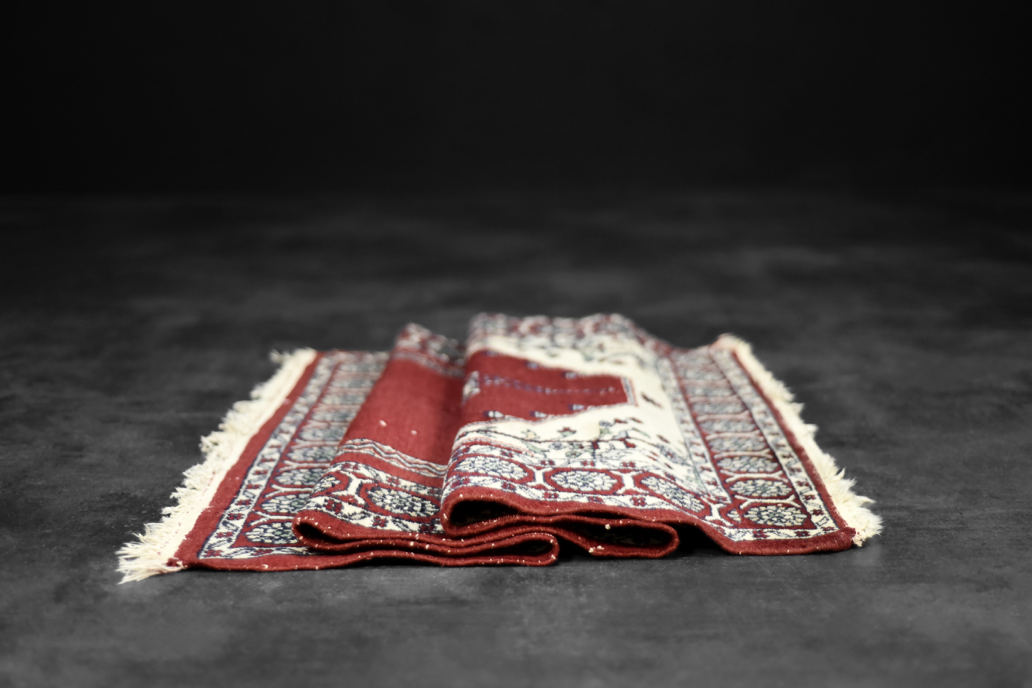 Orientalny dywan modlitewny Mihrab, Pakistan, lata 60