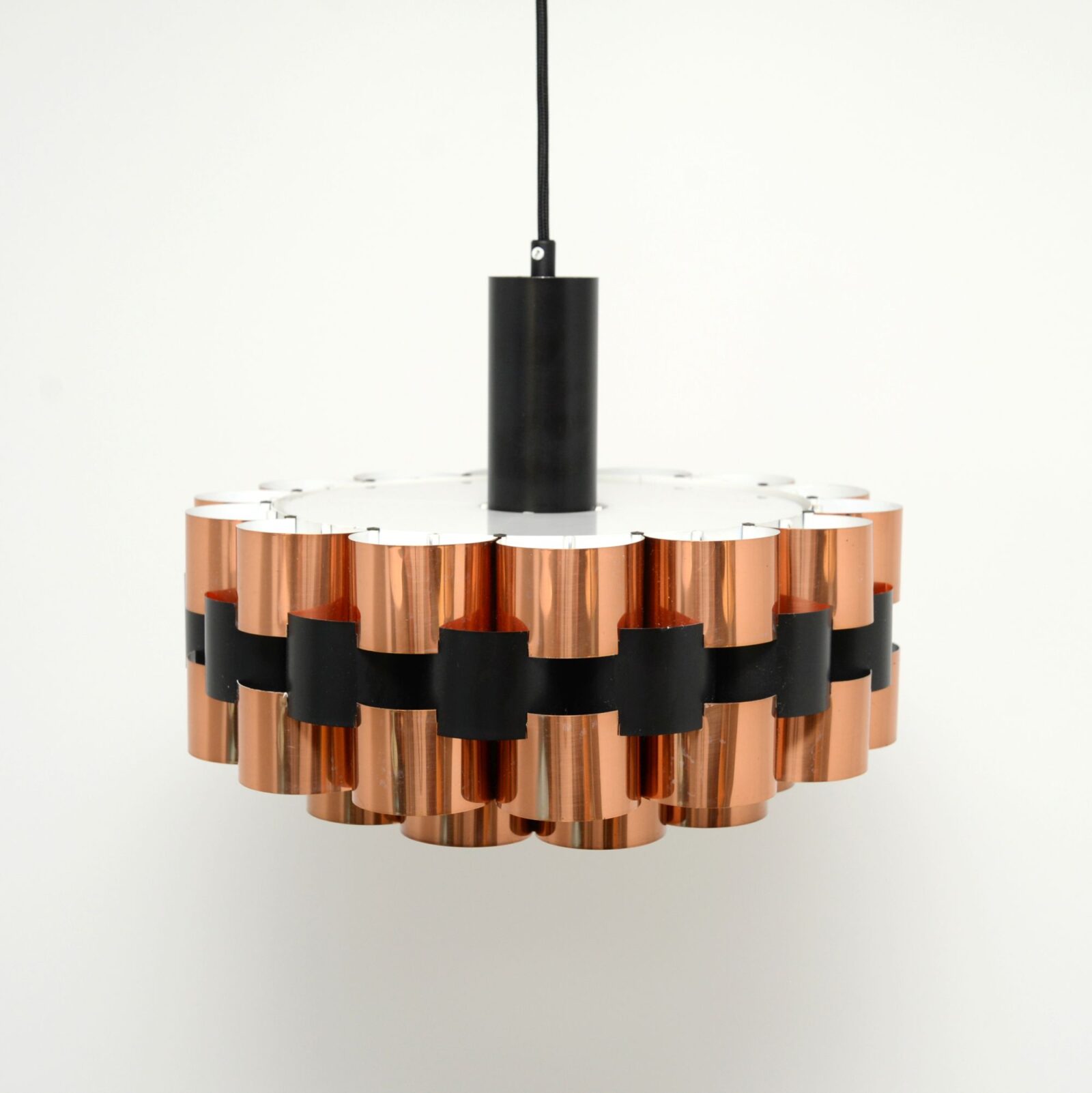 Miedziana lampa proj. Werner Schou dla Coronell Elektro, lata 70