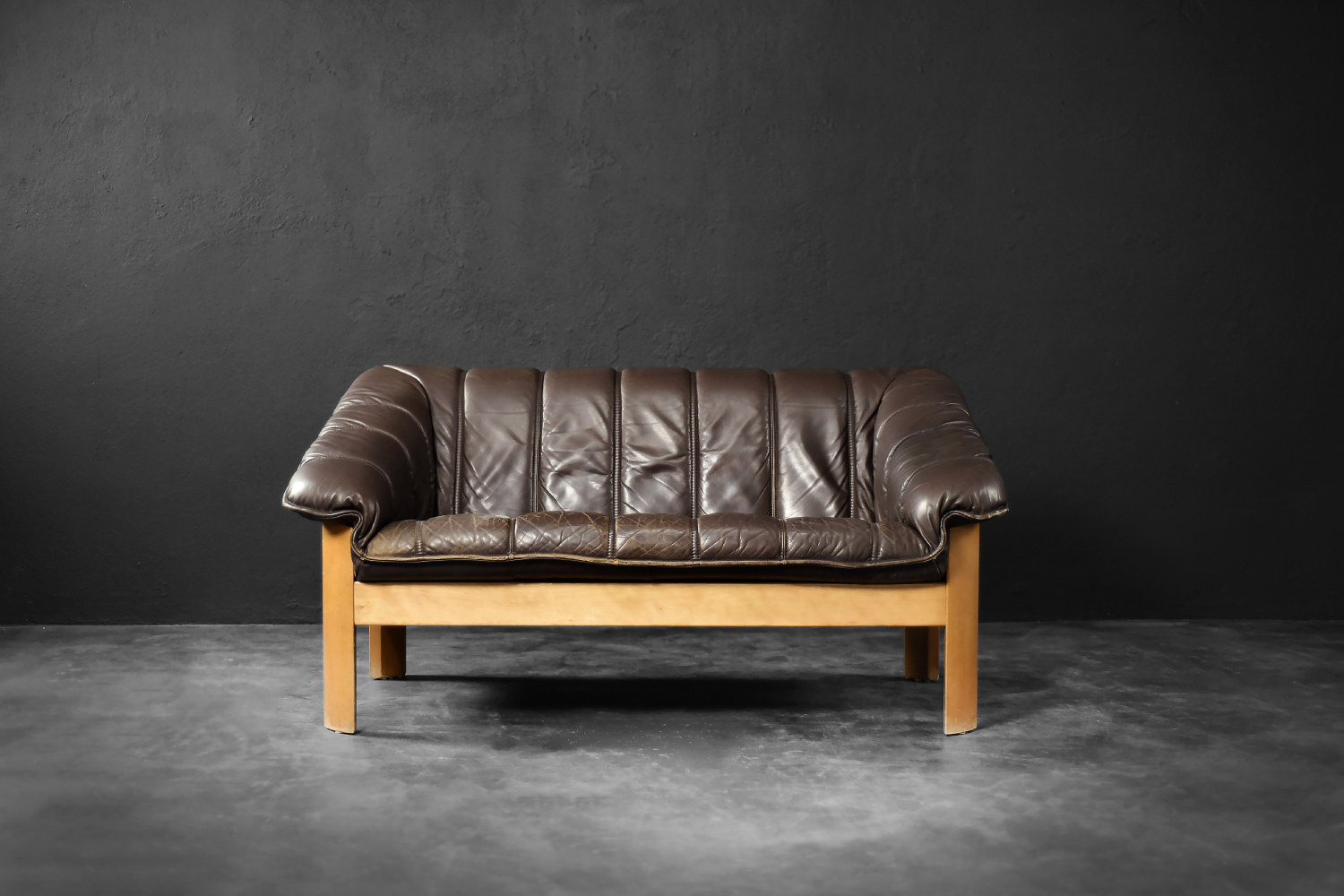 Vintage two-seater leather sofa, Denmark, 1970s