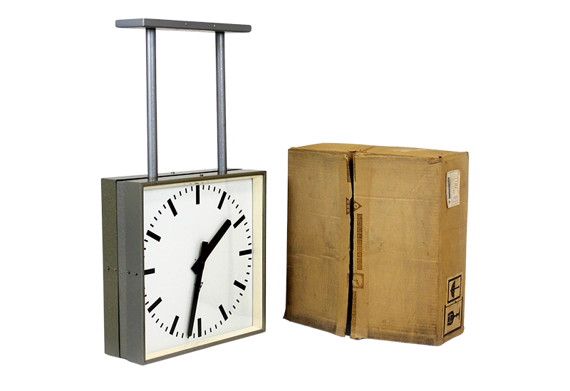 New double-sided Pragotron railway clock, Czechoslovakia, 1980s