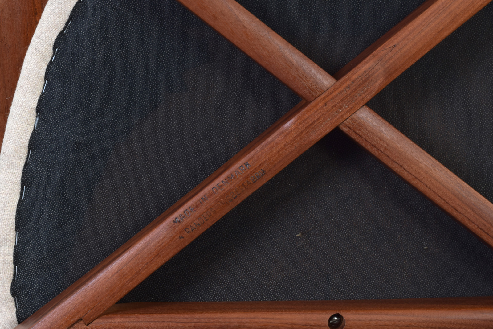 Fotel tekowy proj. Harry Østergaard, prod. Randers Møbelfabrik, Dania, lata 60