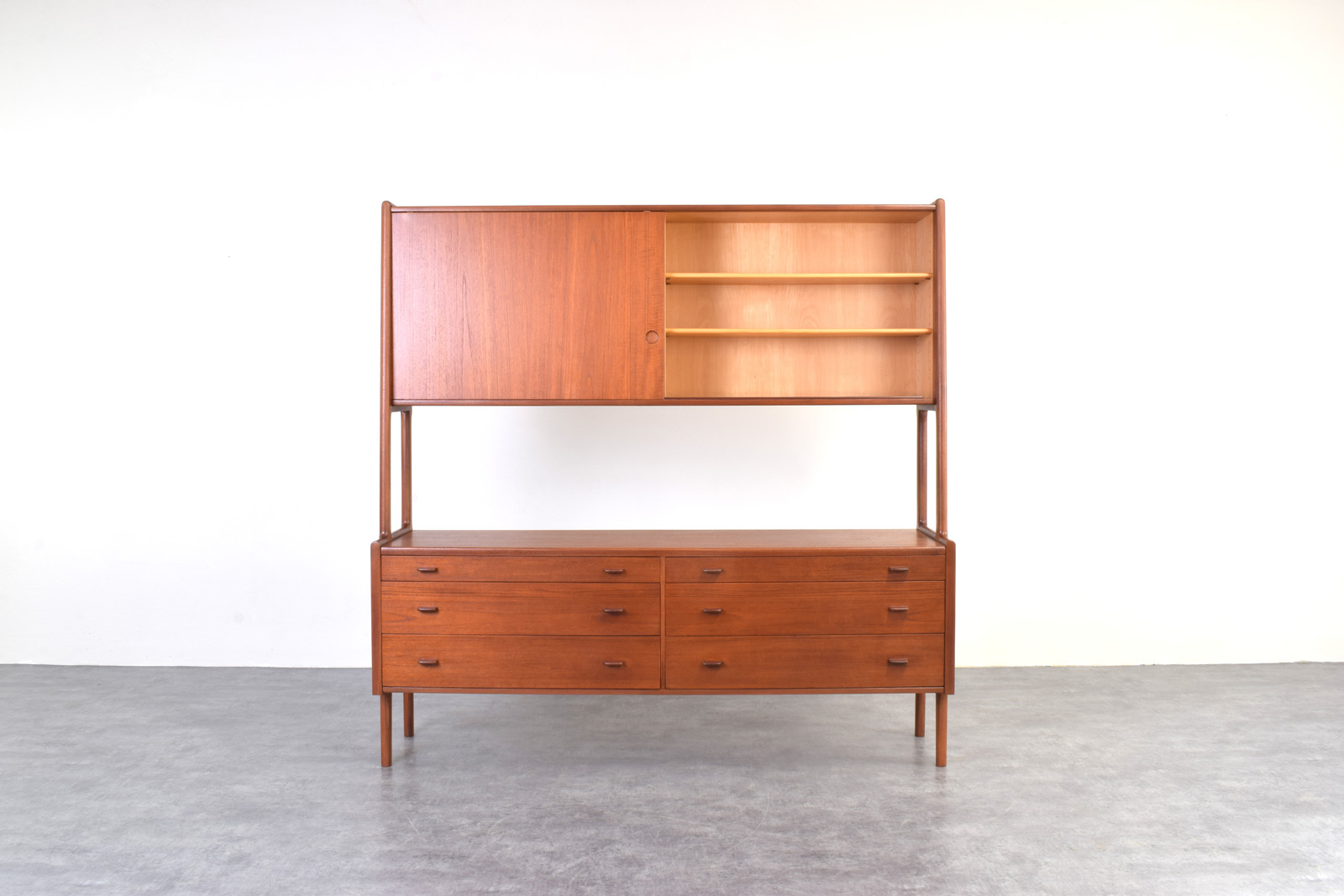 Komoda model RY-20 proj. Hans Wegner, prod. Ry Møbler, Dania, lata 50