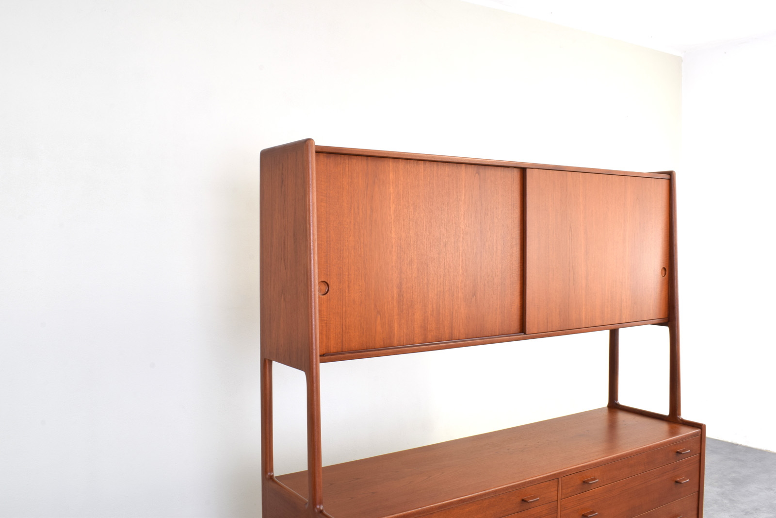 Komoda model RY-20 proj. Hans Wegner, prod. Ry Møbler, Dania, lata 50