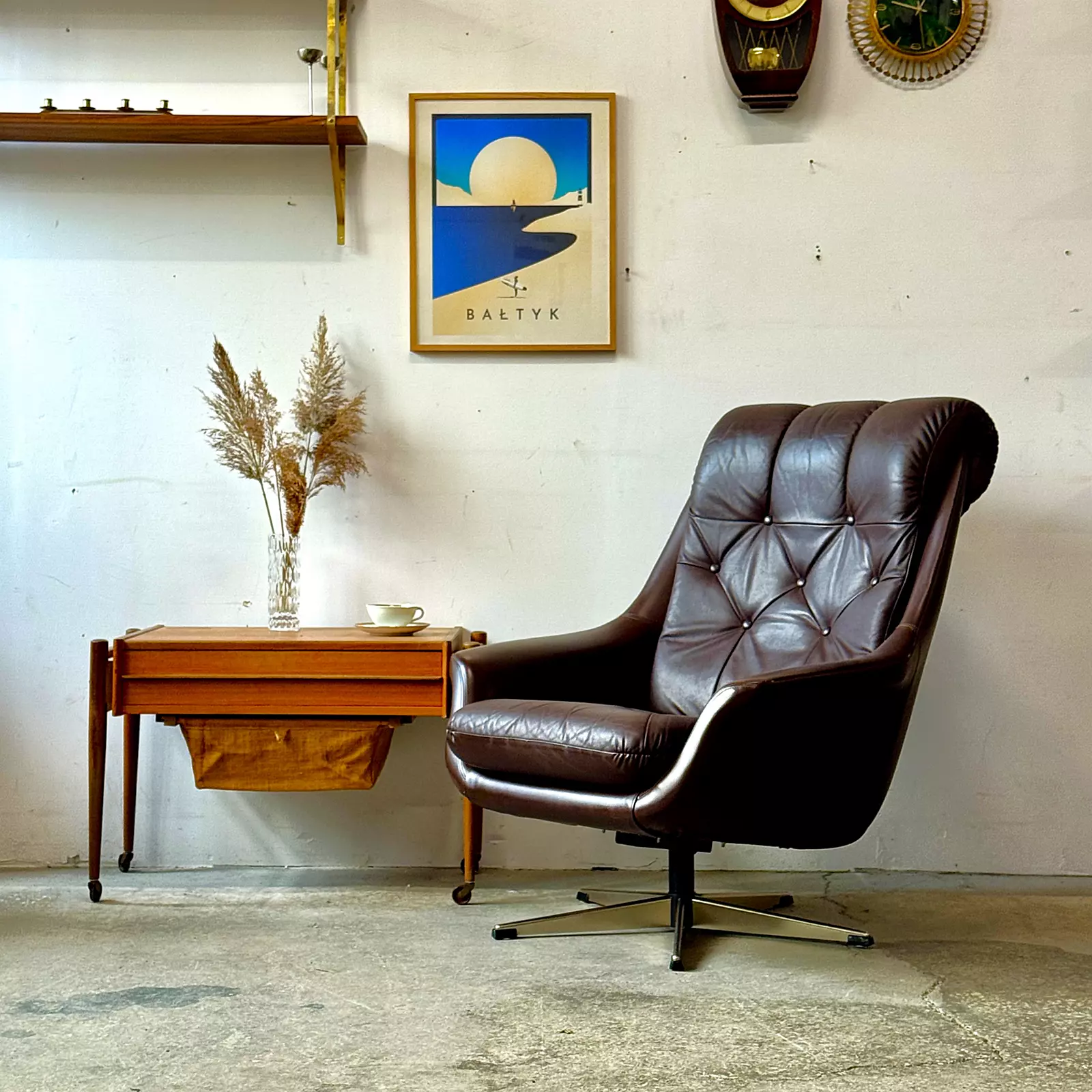 Swivel leather armchair, Denmark, 1960s/70s