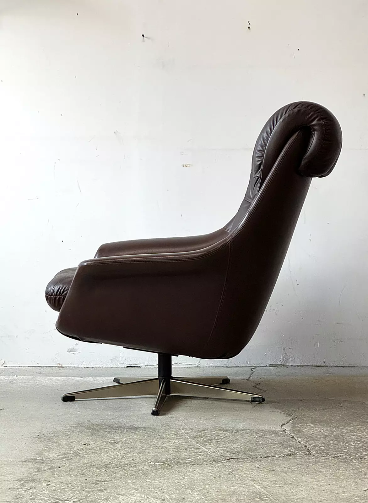 Swivel leather armchair, Denmark, 1960s/70s
