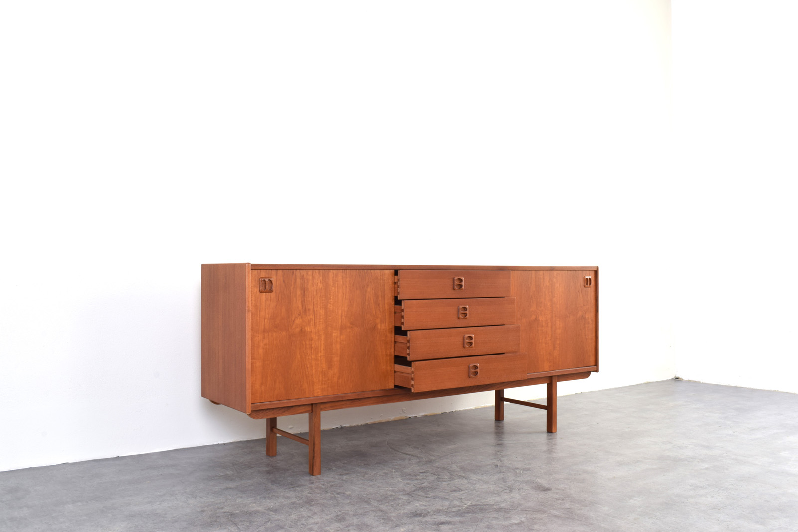Skandynawski sideboard, proj. Klippan Korsør, prod. Ikea, Szwecja, lata 60