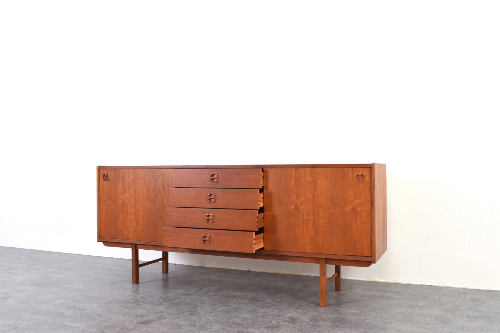 Skandynawski sideboard, proj. Klippan Korsør, prod. Ikea, Szwecja, lata 60