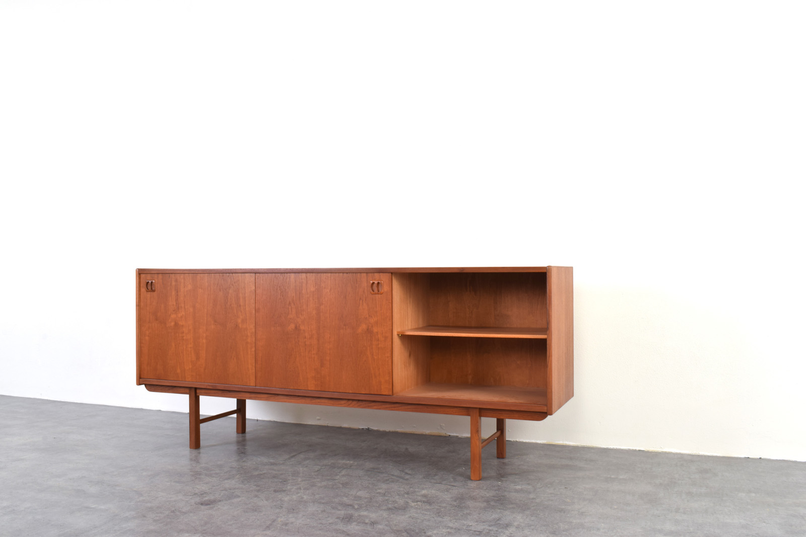 Skandynawski sideboard, proj. Klippan Korsør, prod. Ikea, Szwecja, lata 60