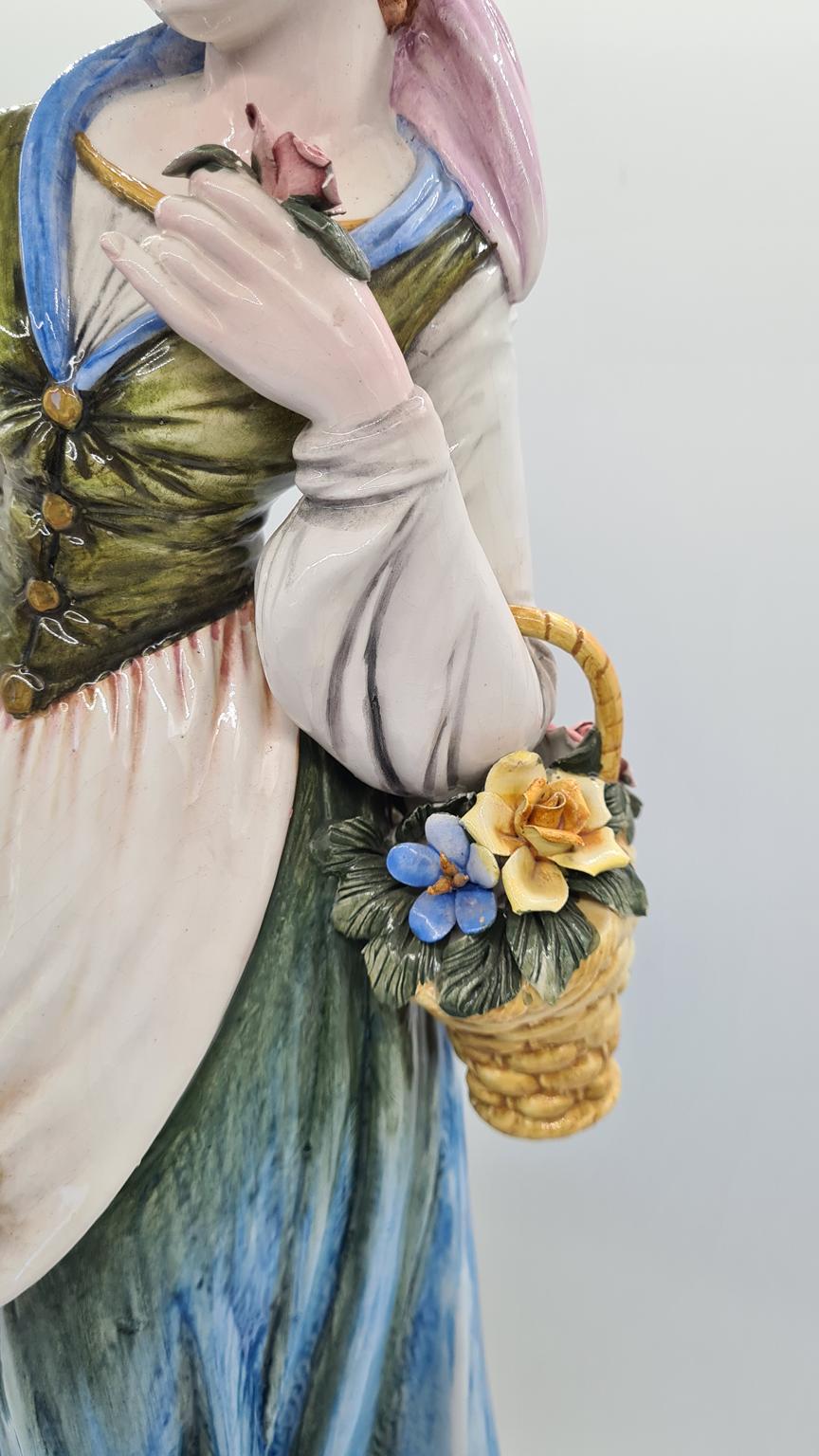 Wysoka ceramiczna figura "kobieta zbierająca kwiaty" proj. Domenico Poloniato, Włochy, lata 80