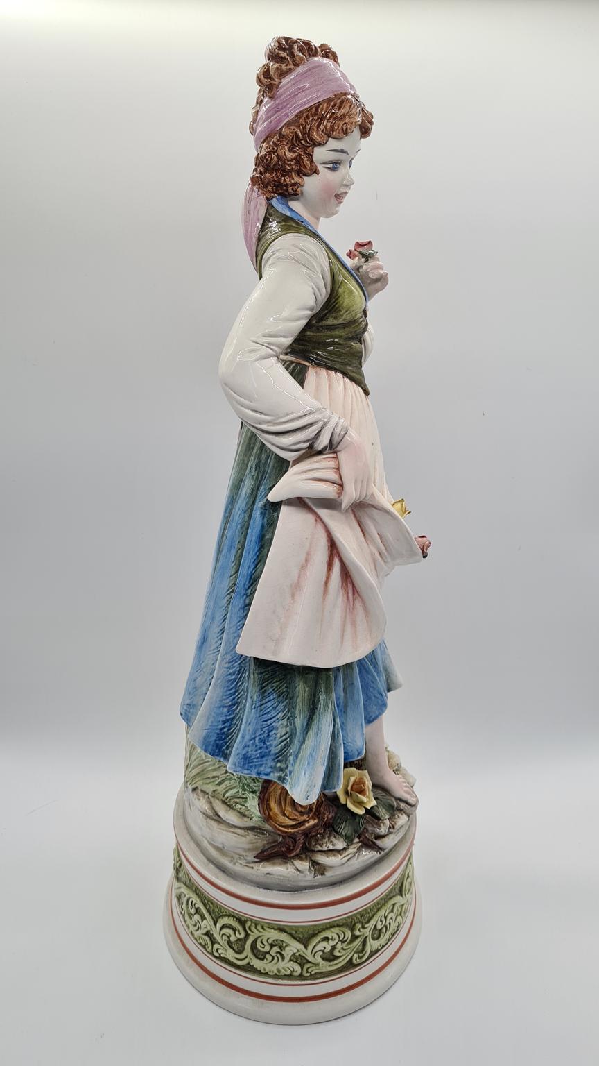 Wysoka ceramiczna figura "kobieta zbierająca kwiaty" proj. Domenico Poloniato, Włochy, lata 80
