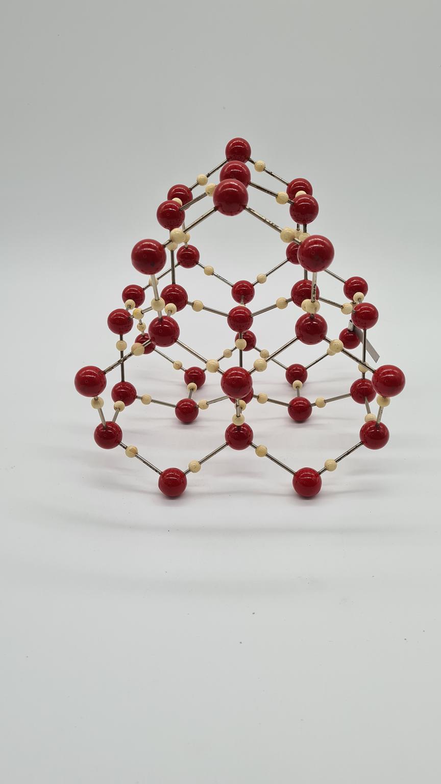 Model molekularny kryształu lodu, Czechosłowacja, lata 50