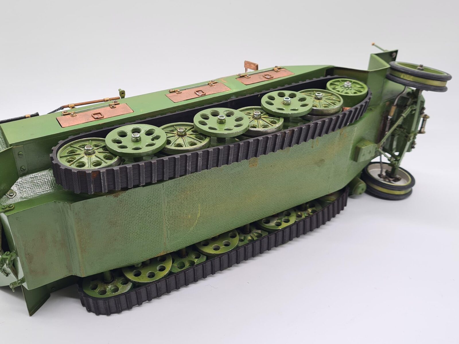 Model niemieckiego transportera Sd.Kfz. 251 z II wojny światowej, lata 80