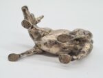 Figurka szarżującego byka wykonana z brązu platerowanego srebrem, proj. Arturo Di Modica, lata 80