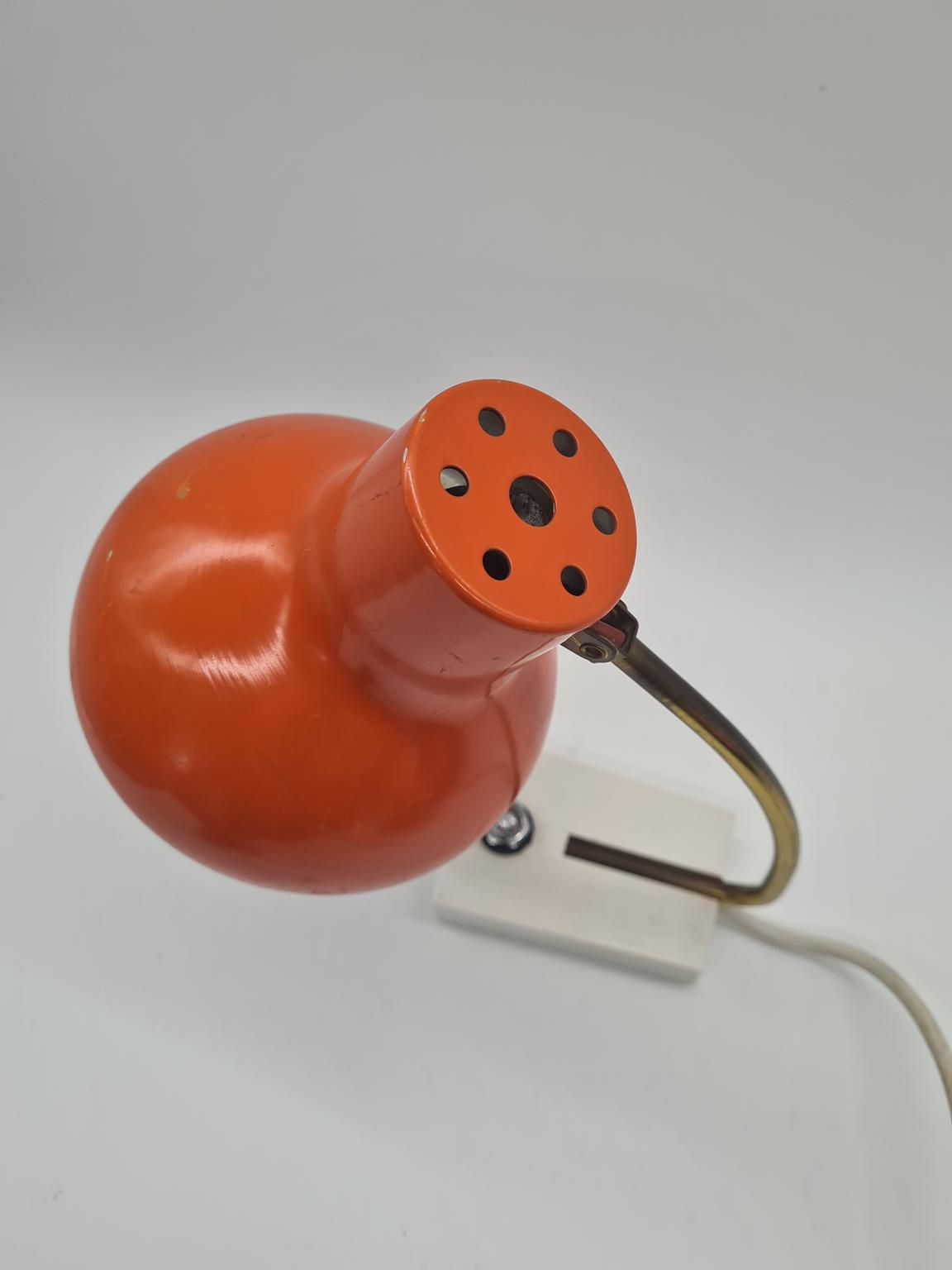 Pomarańczowa lampa biurkowa, lata 60/70