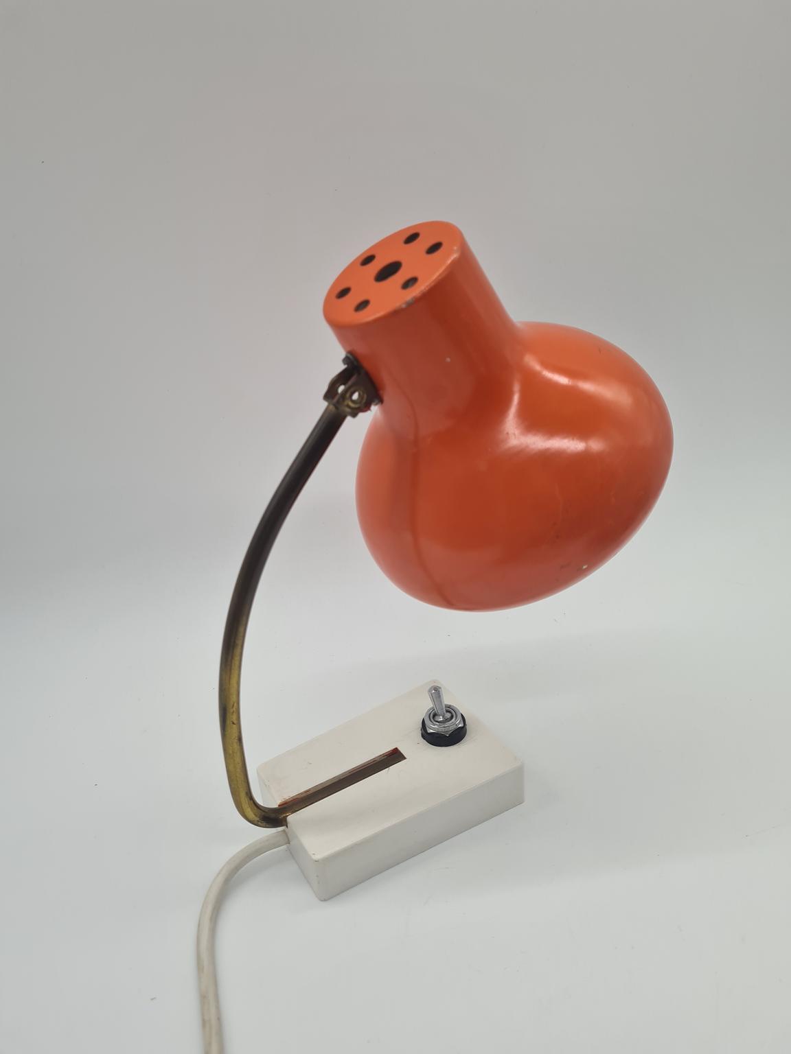 Pomarańczowa lampa biurkowa, lata 60/70