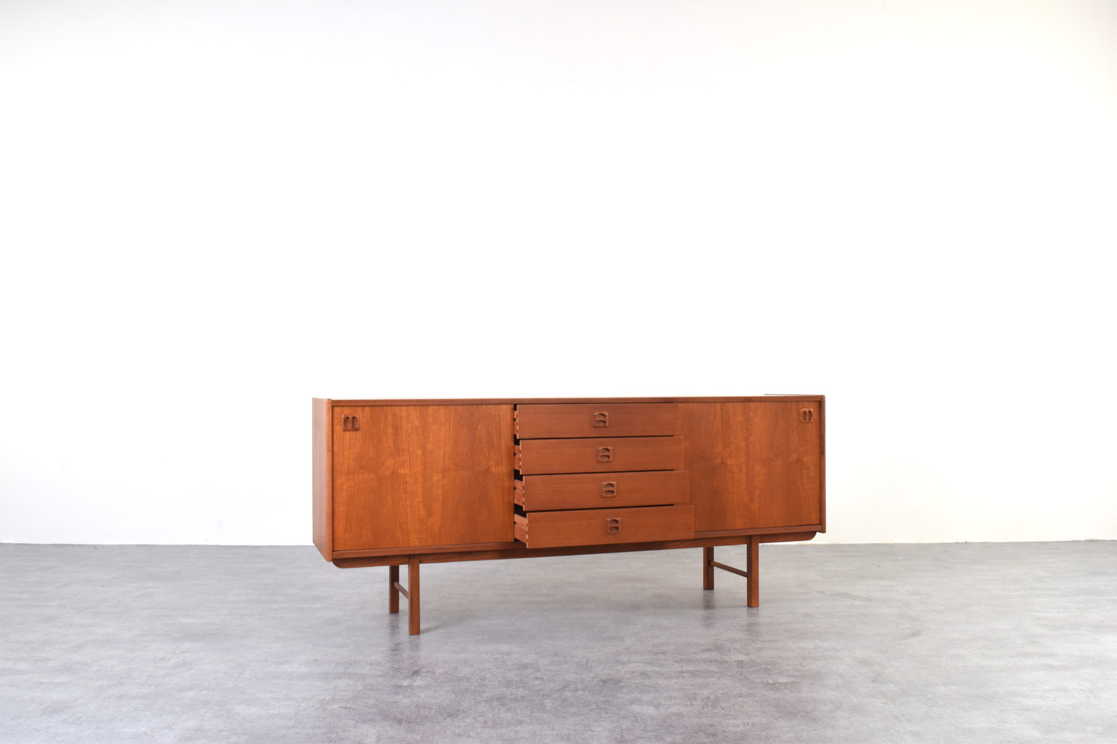 Skandynawski sideboard, proj. Klippan Korsør, prod. Ikea, Szwecja, lata 60