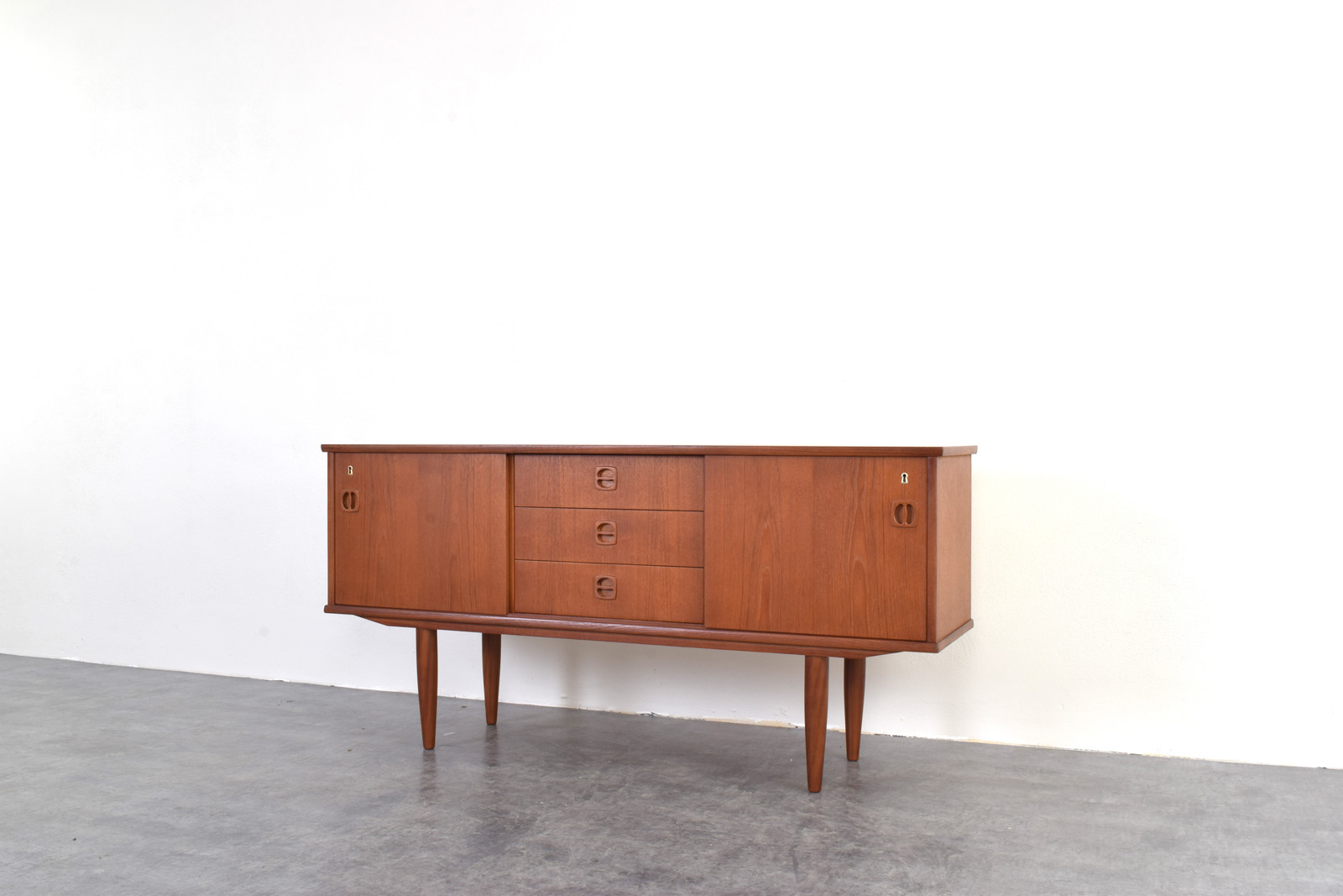 Tekowy sideboard vintage, Dania, lata 60
