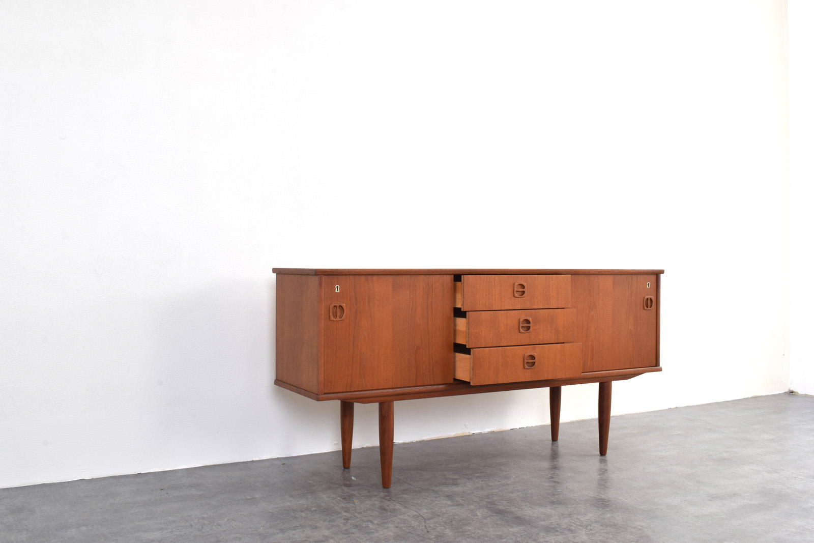 Tekowy sideboard vintage, Dania, lata 60