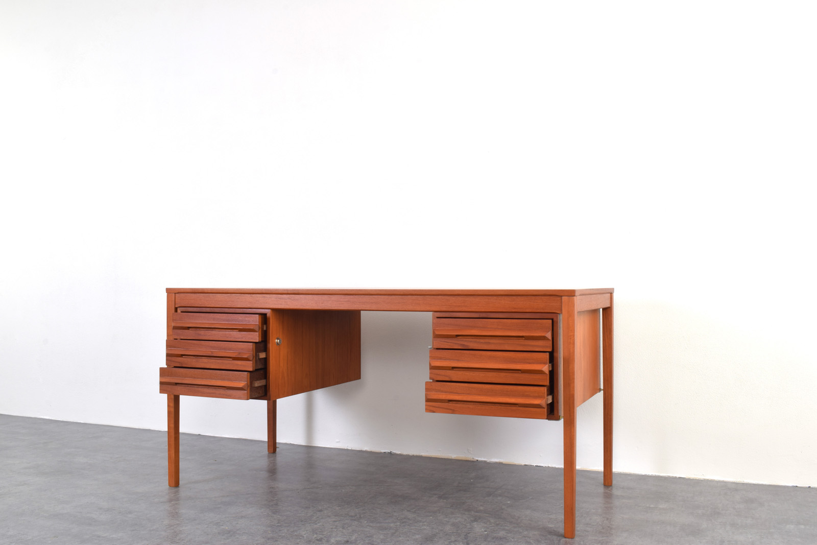 Vintage desk designed by Torbjørn Afdal, manufactured by Bruksbo, Norway, 1960s