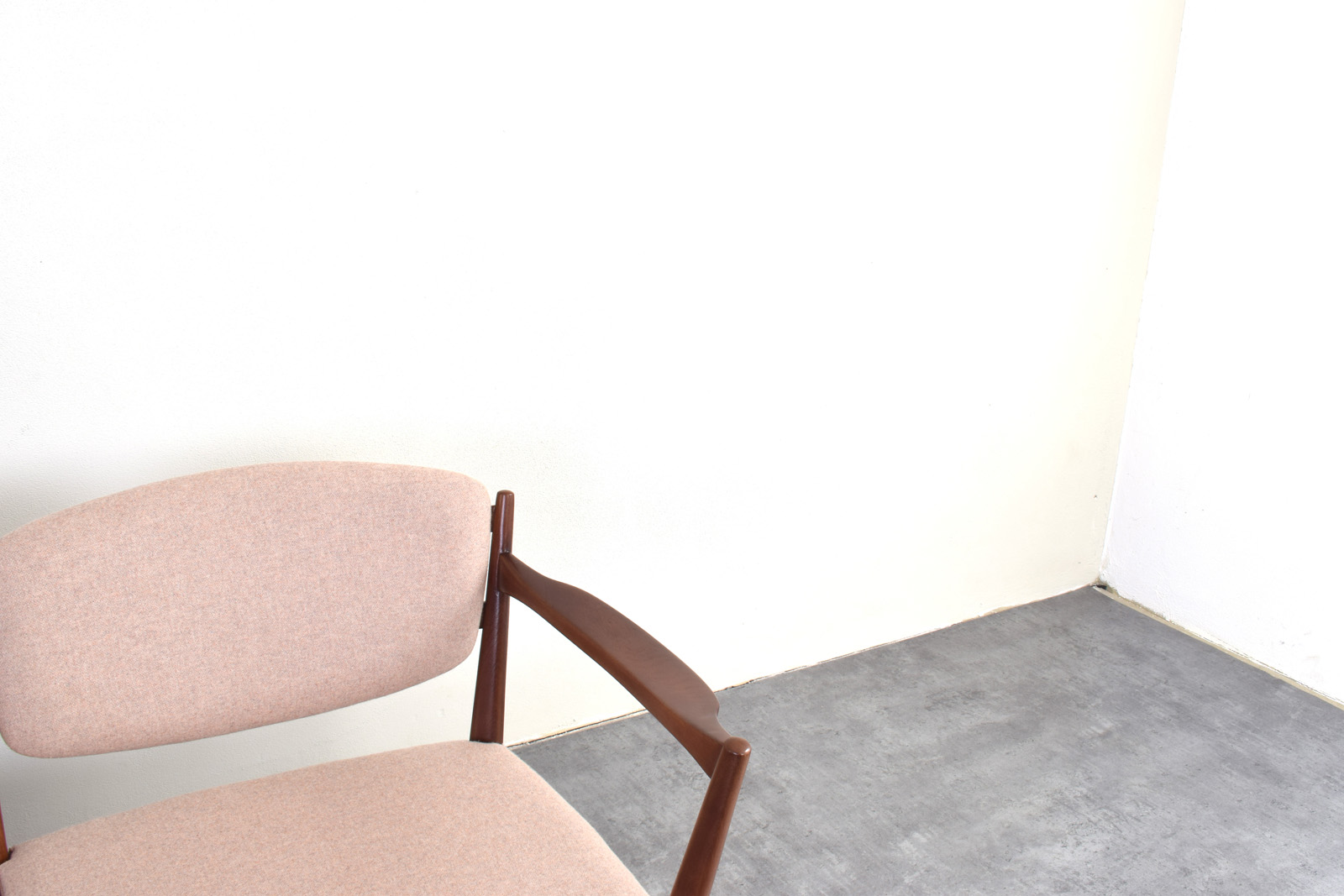 Sofa model „Kaminstolen” proj. Frederik Kayser i Adolf Relling, prod. Arnestad Bruk, Norwegia, lata 50