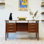 Biurko tekowe vintage, Dania, lata 60/70