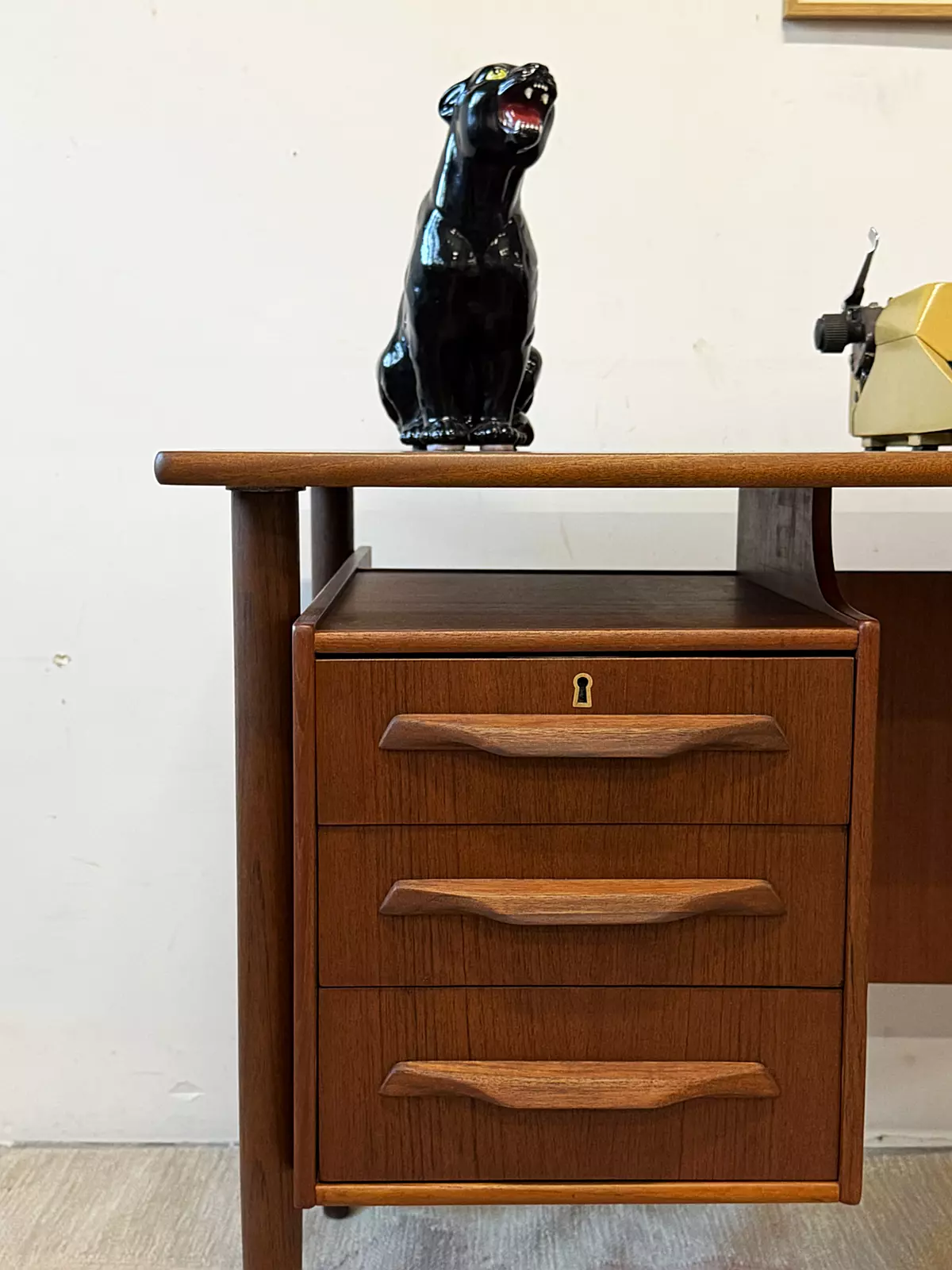 Biurko tekowe vintage, Dania, lata 60/70