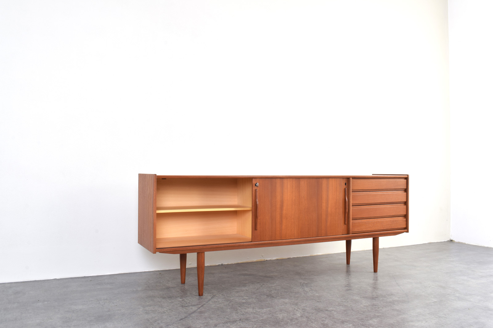 Tekowy sideboard vintage, Dania, lata 60