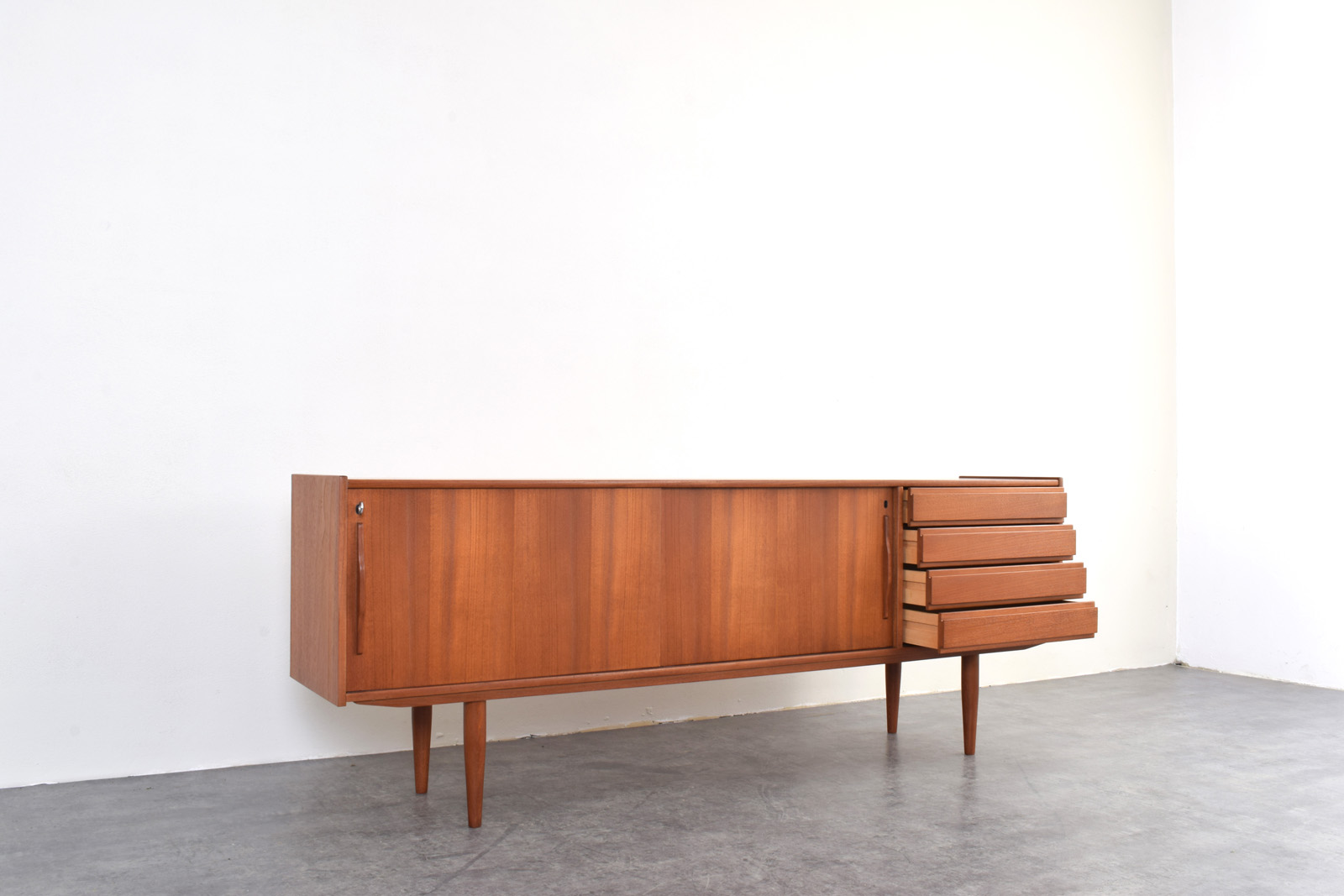Tekowy sideboard vintage, Dania, lata 60