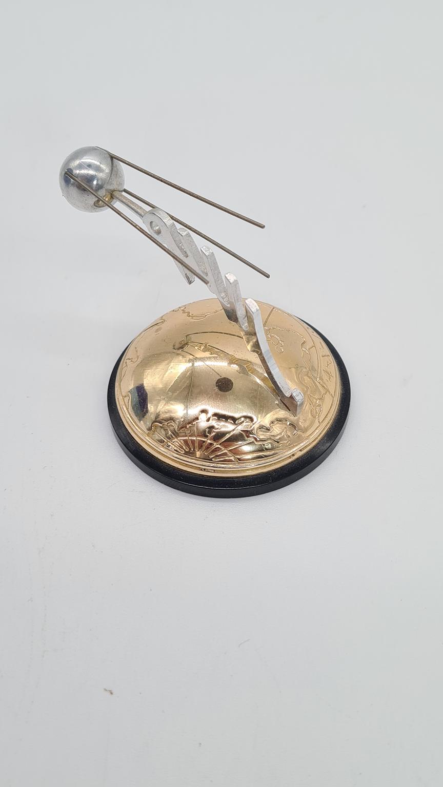 Figurka upamiętniająca wystrzelenie Sputnika 1 w 1957 r. , ZSRR