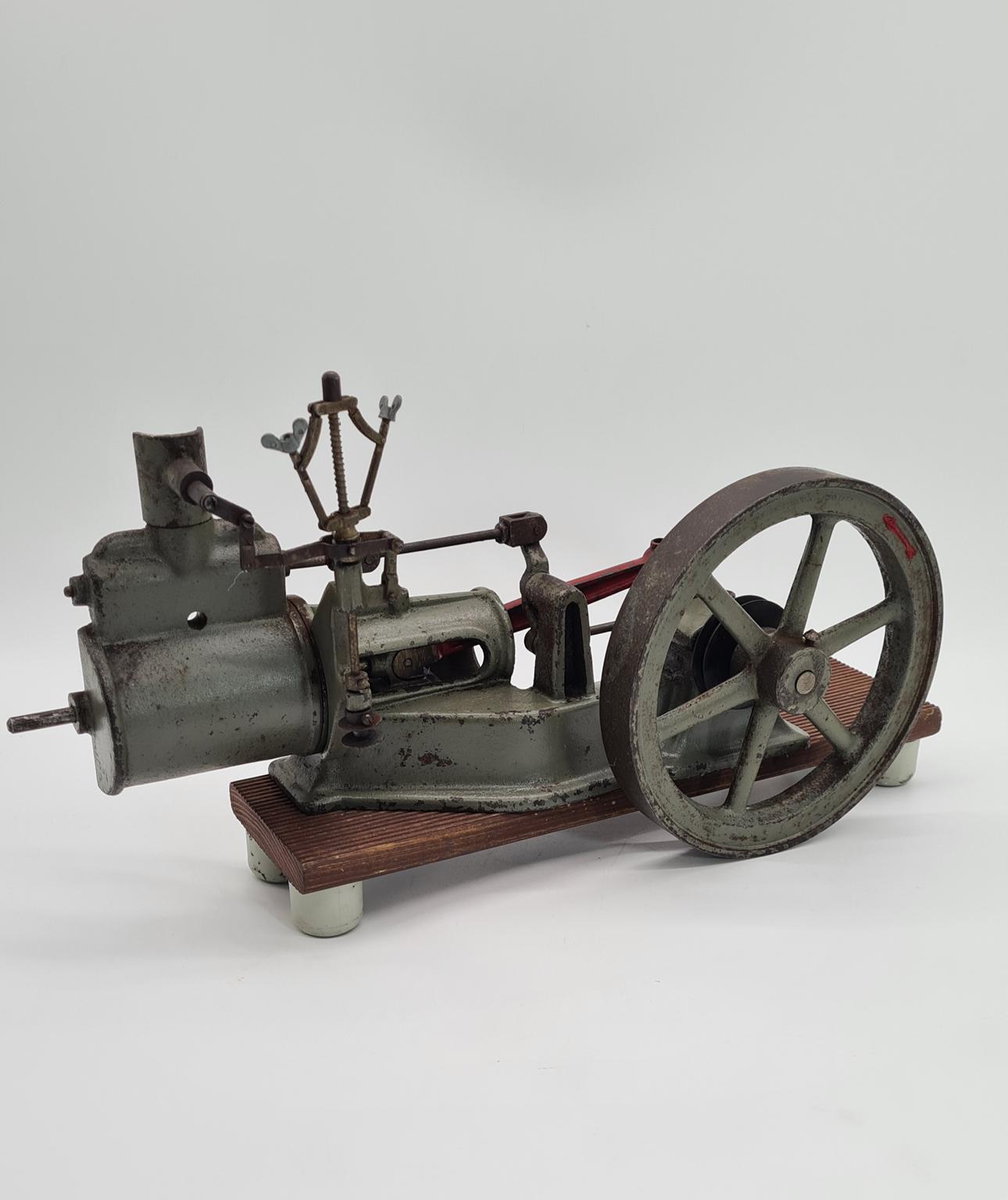 Model maszyny parowej do celów edukacyjnych z XX wieku, lata 50