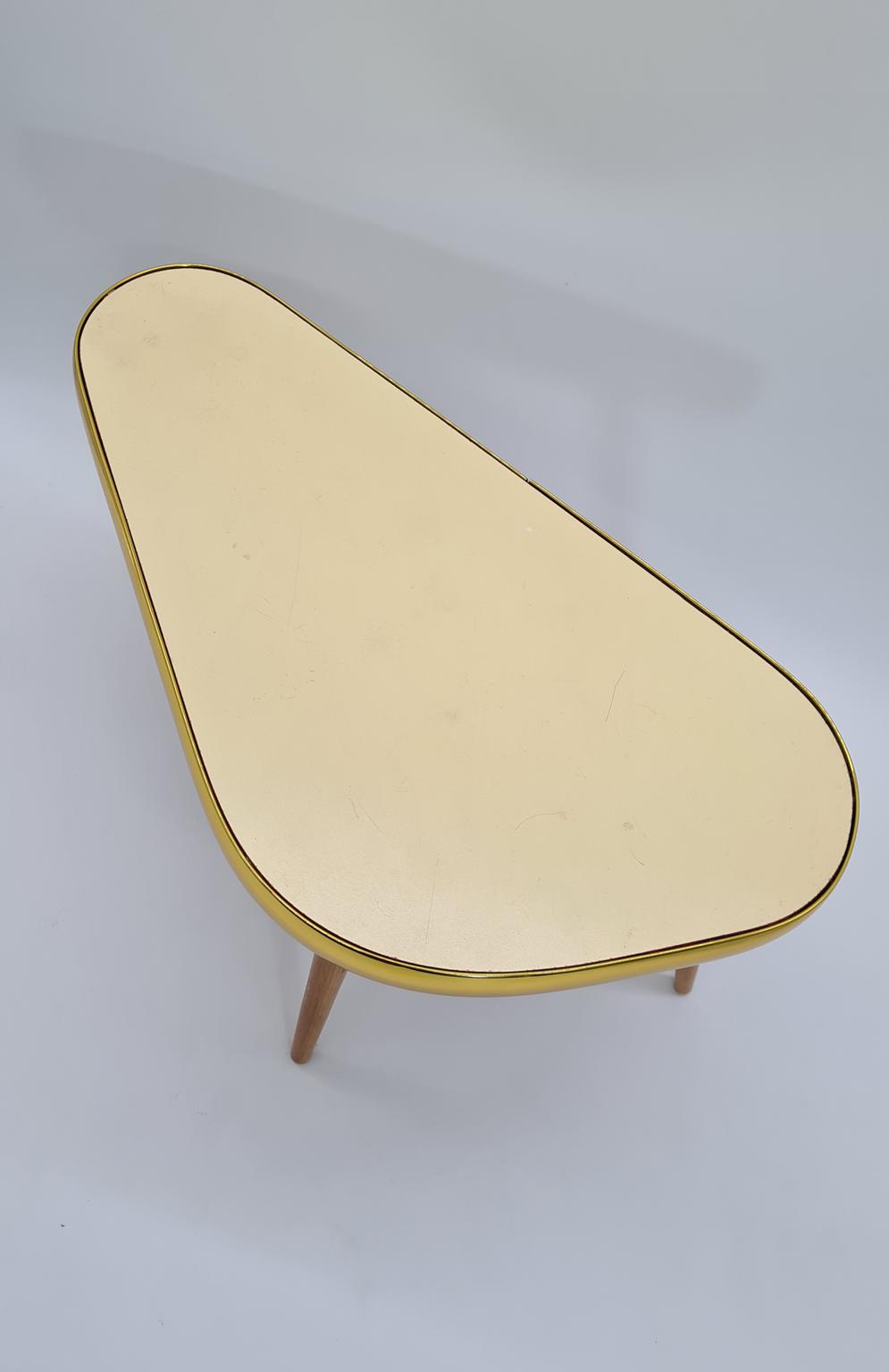 Vintage kidney-shaped coffee table, 1960s